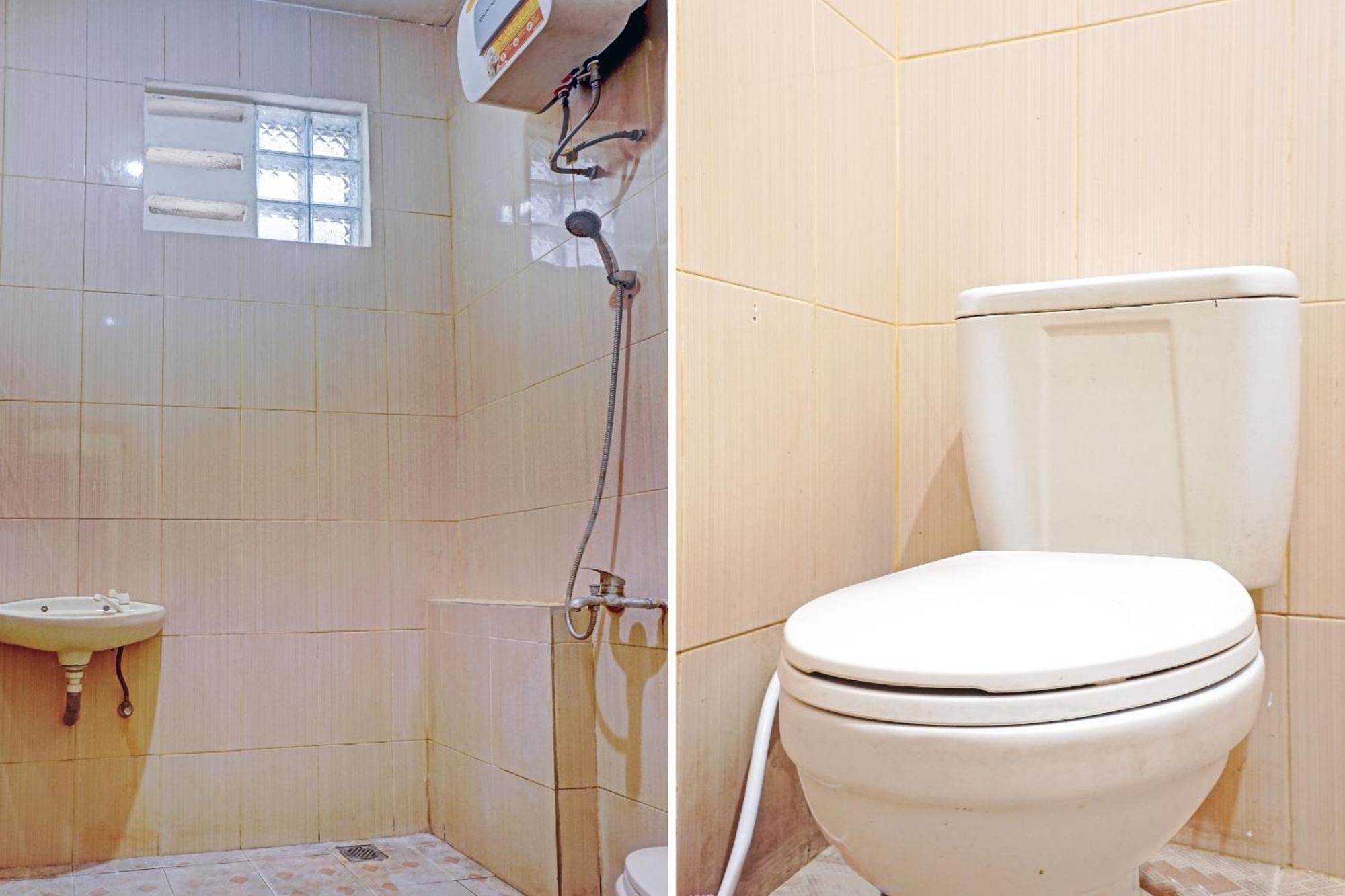 Oyo 90689 Lily House Hotel Tangerang Ngoại thất bức ảnh